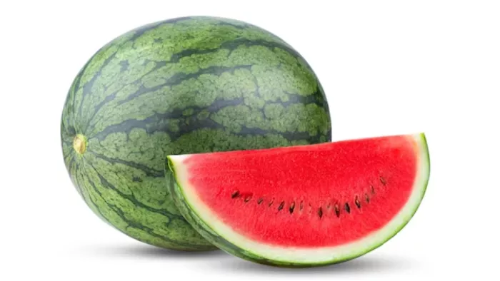 Health Tips: कहीं आप भी तो नहीं खा रहे केमिकल से पकाया गया तरबूज, इस तरह से करें  पहचान - Health Tips Is your watermelon safe to eat this is how you