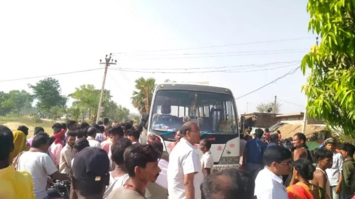 11 हजार हाइटेंशन तार की चपेट में एक दर्जन बराती जख्मी, चार की हालत गंभीर