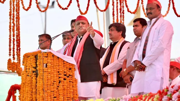 अखिलेश यादव बोले- भाजपा अगर आई तो पुलिस की नौकरी केवल 3 साल की रह जाएगी ( फाइल फोटो)