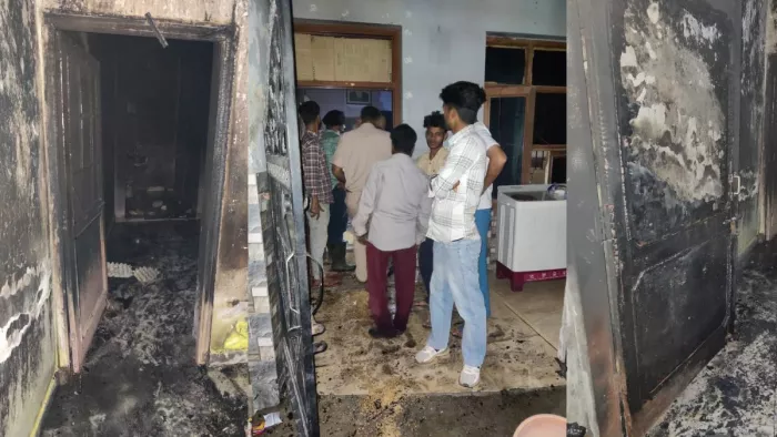 Mohali Gas cylinder explodes: आग में फटे गैस सिलेंडर की तस्वीर।