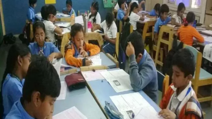 अध्यापिका ने बच्चों को डांटने के लिए हाथ में उठाया चाकू (फाइल फोटो)