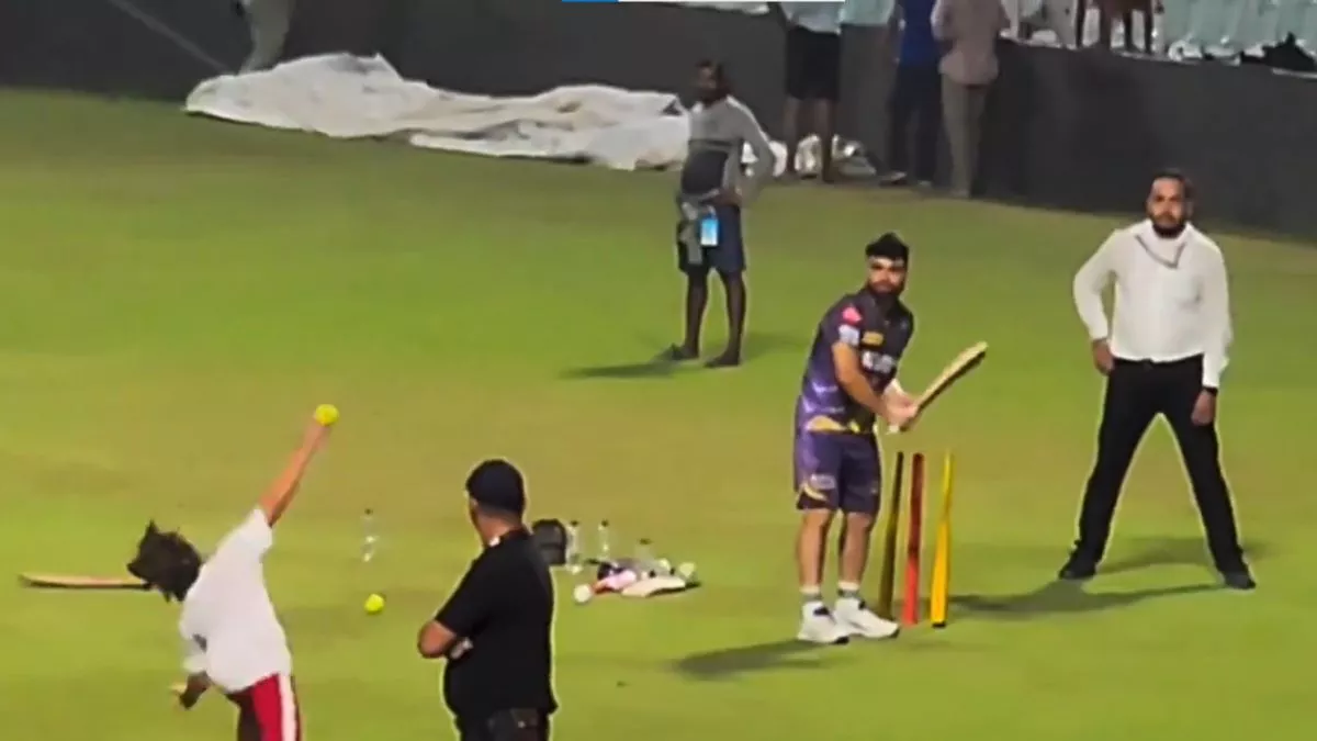 IPL 2024: शाह रुख खान के बेटे अबराम में दिखी क्रिकेटर बनने की पहली झलक! शानदार गेंद डालकर रिंकू सिंह के उड़ा दिए होश- Video