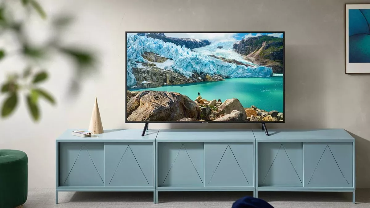 32, 40, 43 इंच  Smart TV के आगे फीकी पड़ी महंगे टीवी की चमक! 20 हज़ार रुपए से भी कम कीमत देखकर ग्राहकों ने पकड़ा सिर