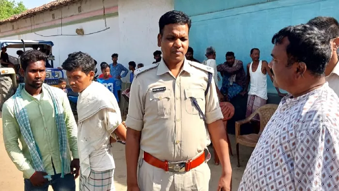 Dhanbad Crime : घर के आंगन में सो रही आदिवासी महिला की गला रेतकर हत्या