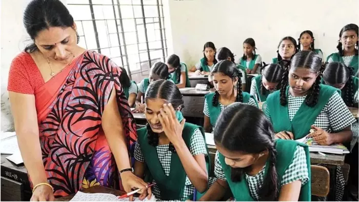 नियोजित शिक्षकों को झटका, 12 साल की सर्विस पूरी करने के बाद भी नहीं मिलेगा प्रमोशन!