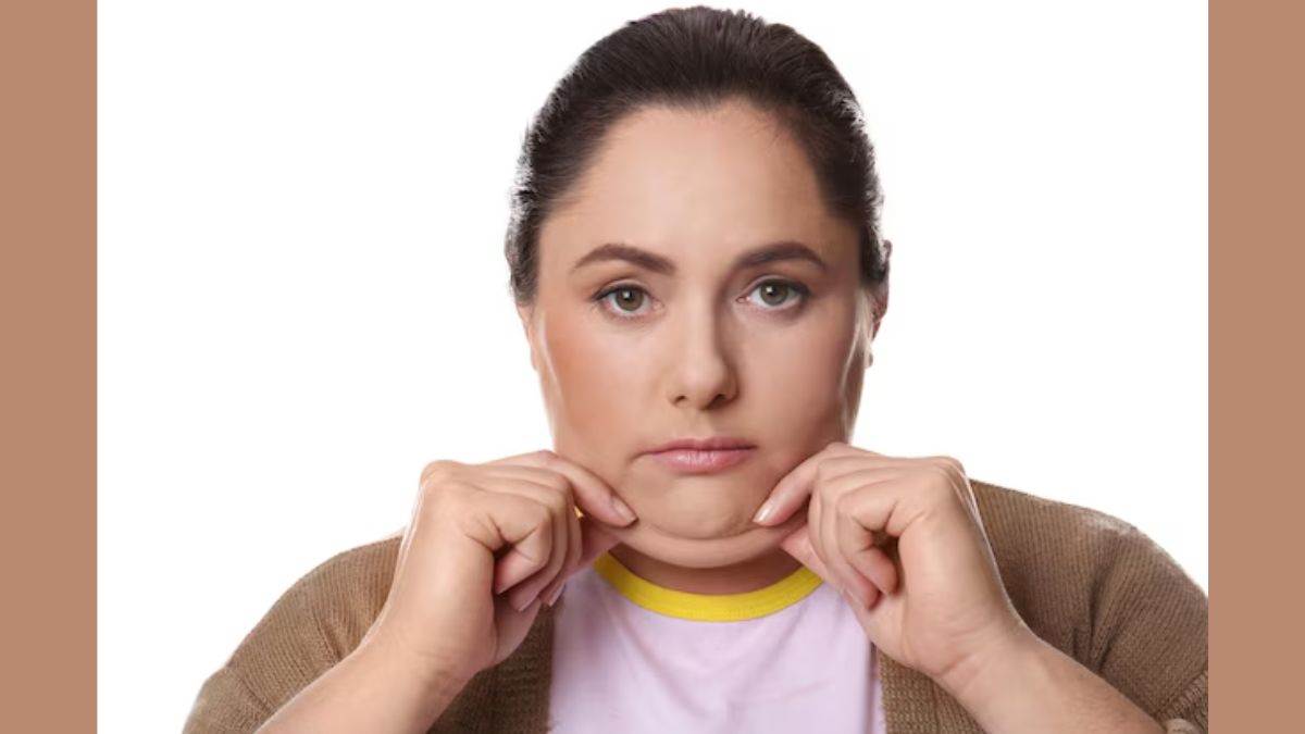 https://www.jagranimages.com/images/newimg/29042025/29_04_2025-double_chin_1_23927212.jpg