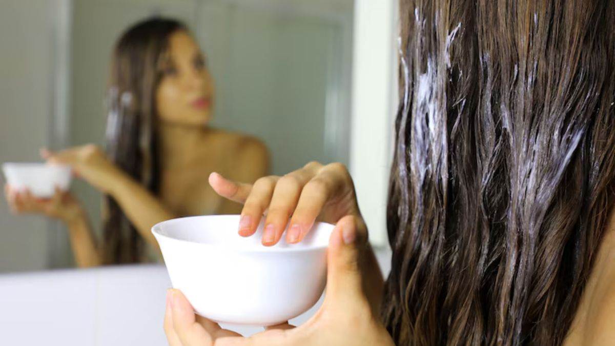 https://www.jagranimages.com/images/newimg/29042025/29_04_2025-hair_mask_or_conditioner_23927208.jpg