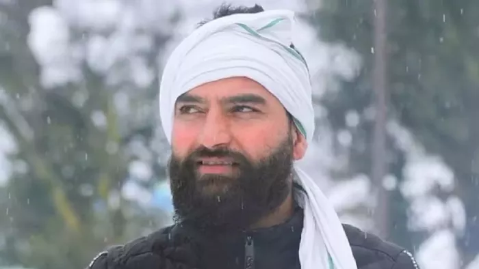 आप के विधायक मेहराज मलिक ने सरकार से पाकिस्तान पर हमला करने की मांग कर दी।