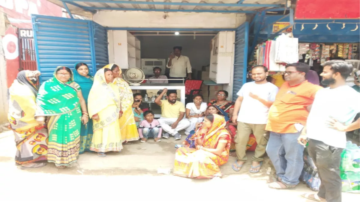 Jamshedpur News : आदित्यपुर के लोगों की नई परेशानी, अब मंदिर-स्कूल के पास खुली शराब दुकान