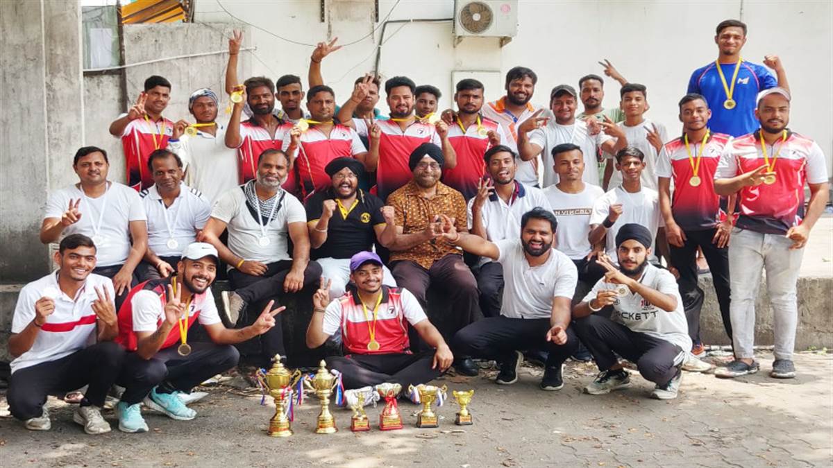 Big Bash Gurdwara Basti Premier League : विजयी टीम।