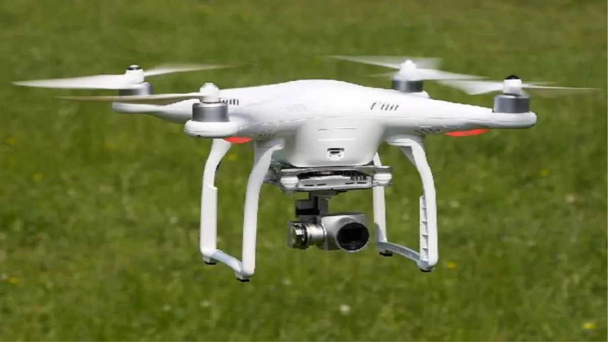 Drone Rule: यू हीं कोई नहीं उड़ा सकता है ड्रोन, जान ले नियम वरना देना पडे़गा 1 लाख रुपये जुर्माना