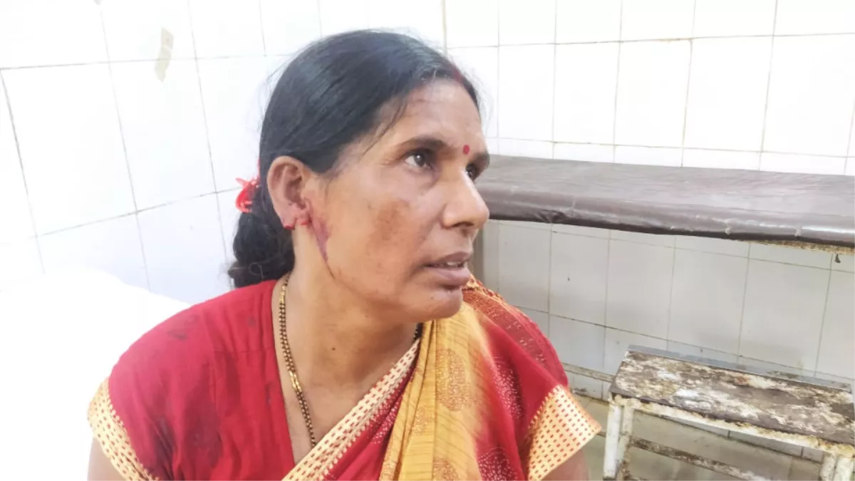 Snatching increased in jamshedpur : सोना समझ सिटी गोल्ड का झुमका कान से खींचा, महिला का कान कटा