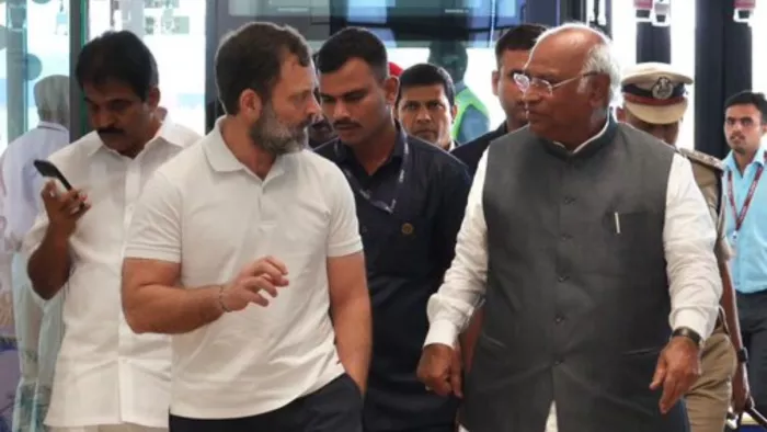 अध्यादेश पर कांग्रेस में मत भिन्नता, अधिकांश नेताओं ने कहा, नहीं देने चाहिए आप को समर्थन