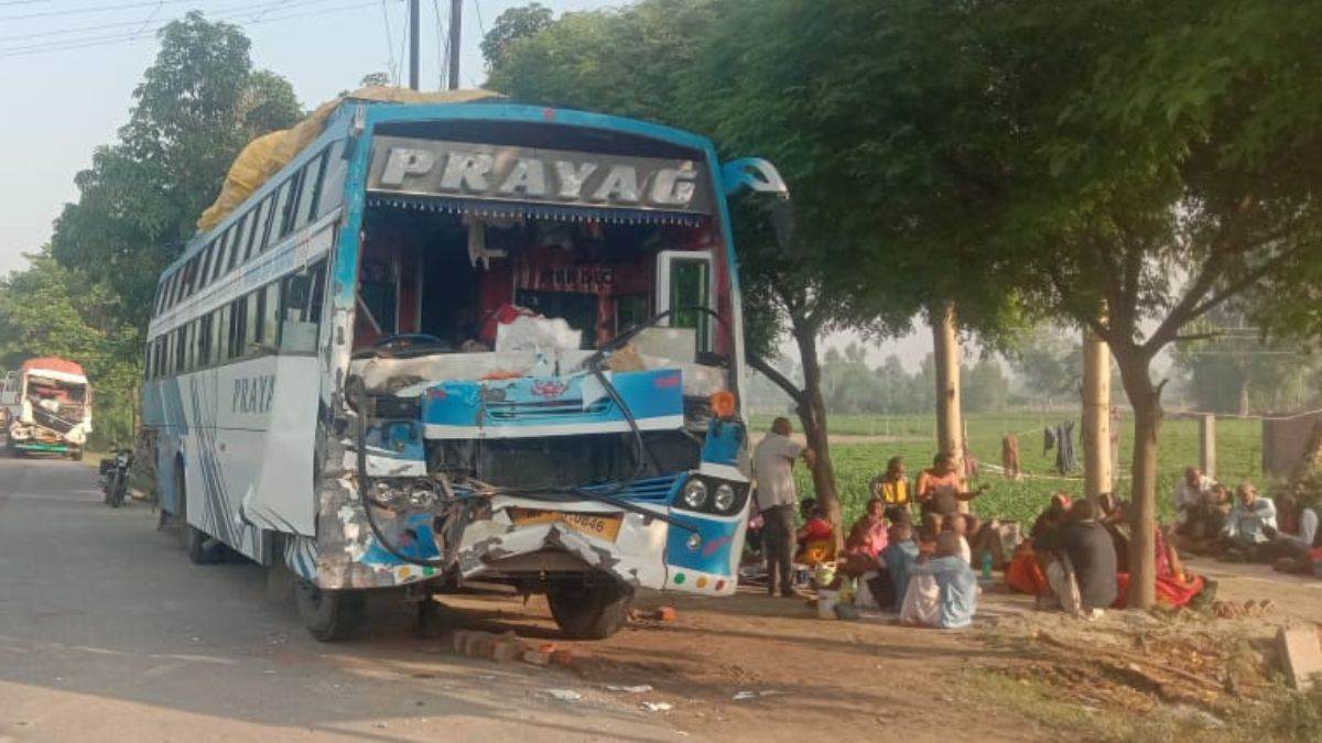 https://www.jagranimages.com/images/newimg/29052023/29_05_2023-up_bus_accident_23426450.jpg