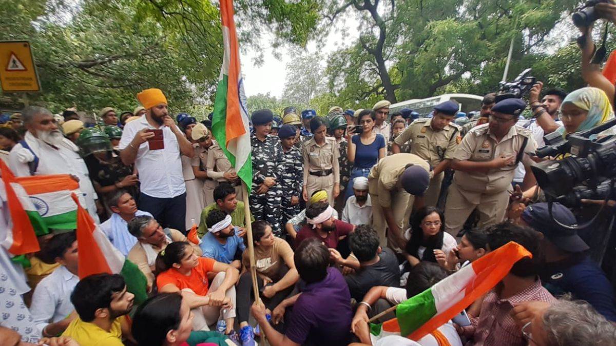 https://www.jagranimages.com/images/newimg/29052023/29_05_2023-wrestlers_protest_8_23426377.jpg