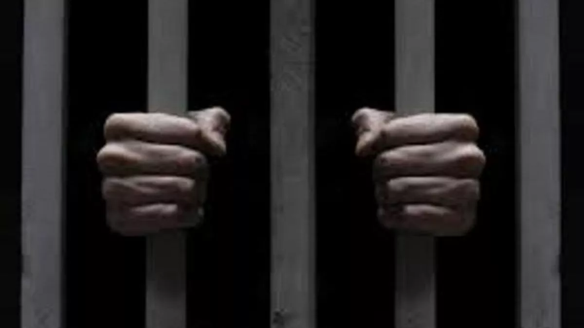 पाकिस्तानी जेल में बंद कश्मीरी युवाओं से मिले भारतीय अधिकारी, चार वर्ष पहले जासूसी के आरोप में किए गए थे गिरफ्तार