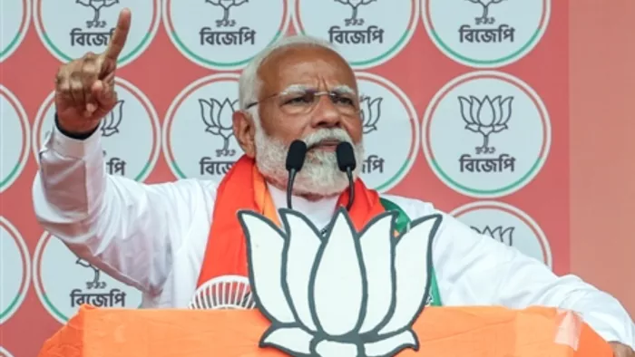 Narendra Modi: अगले छह महीने में देश में बहुत बड़ा राजनीतिक भूचाल आएगा (File Photo)