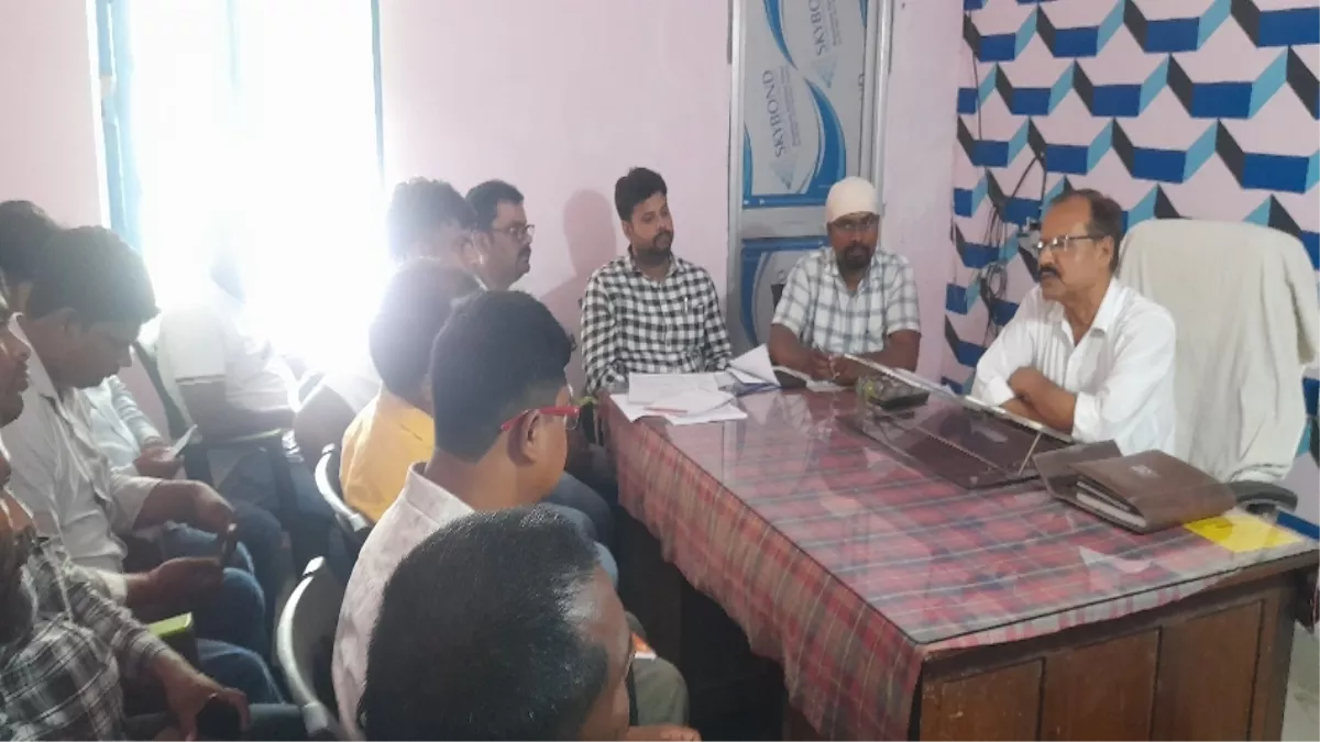 PM Awas Yojana: पीएम आवास योजना को लेकर BDO ने जारी किए ये सख्त आदेश, आवास सहायकों की भी बढ़ेगी मुश्किल