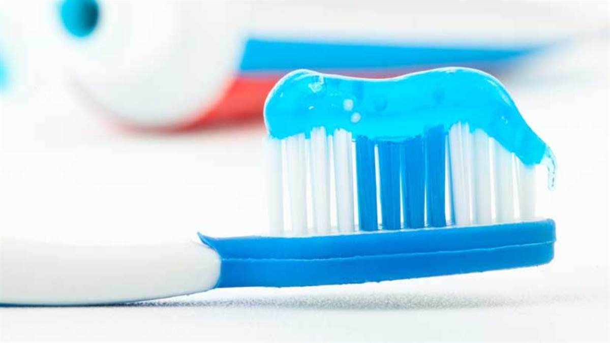 https://www.jagranimages.com/images/newimg/29052025/29_05_2025-toothbrush_23950210.jpg