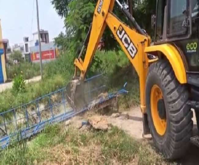 irrigation department removed encroachment from bhola road to rohta road rajwah got possession free in meerut