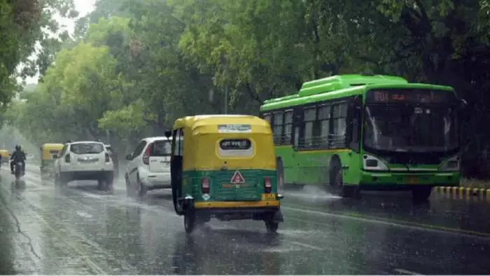 Monsoon Update: दिल्ली में कल मानसून देगा दस्तक, यूपी-बिहार सहित 15 राज्यों में भारी बारिश की चेतावनी, पढ़ें- मौसम विभाग का ताजा अपडेट्स