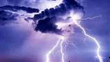 UP Weather Update: पूर्वांचल और मध्य यूपी के जिलों में बारिश के दौरान बिजली गिरने से 14 लोगों की मौत।