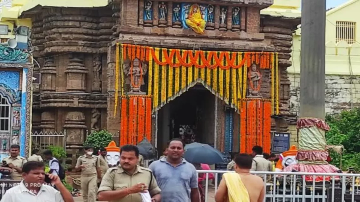 Jagannath Rath Yatra 2022: बुखार से स्वस्थ हो महाप्रभु ने नव यौवन वेश में दिए दर्शन, श्रद्धालुओं में उत्साह का माहौल