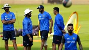 India vs England Test: रोहित शर्मा की खबरों पर कोच द्रविड़ का बयान, कहा- टेस्ट से बाहर नहीं हुए हैं अभी