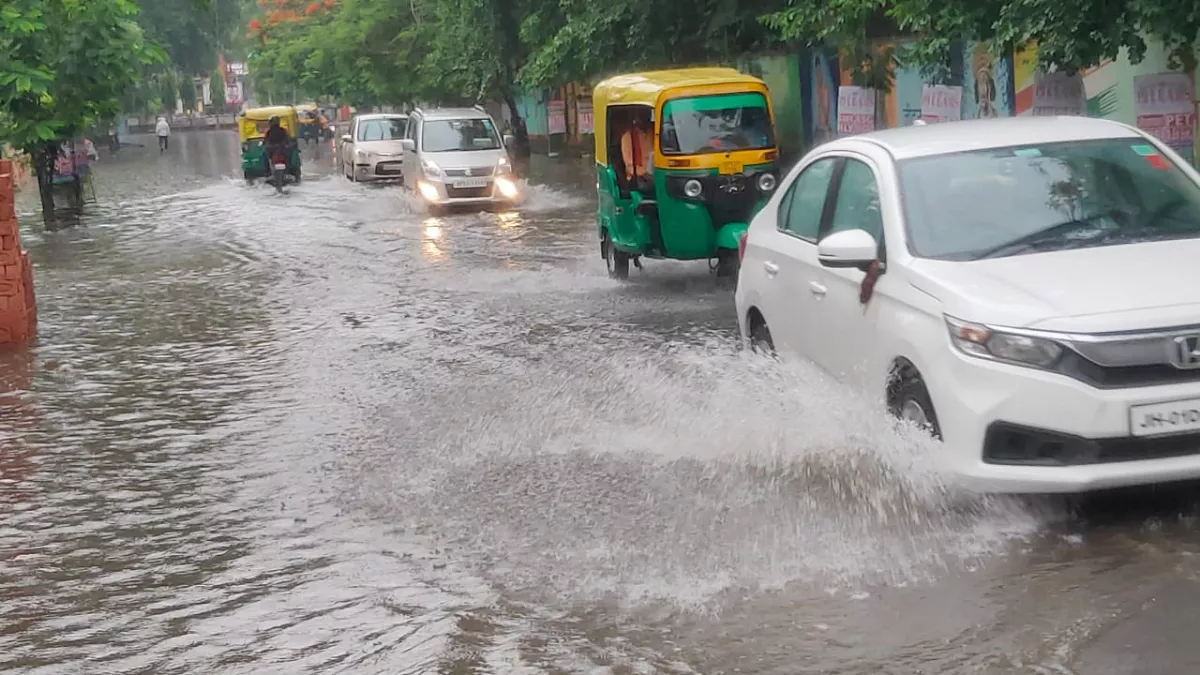 Monsoon Update 2022: गोरखपुर में झूम कर बरसे बदरा, सात घंटे में 84 मिमी हुई बार‍िश