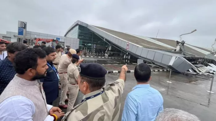IGI Airport: हादसे के समय 200 लोग फोरकोर्ट के नीचे थे। फाइल फोटो