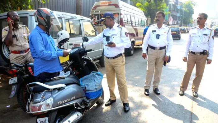 मुंबई पुलिस की यातायात शाखा (फाइल फोटो)