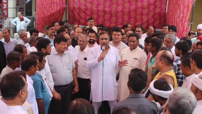 Haryana News: रंगदारी मामले में व्यापारियों ने किया धरना प्रदर्शन।
