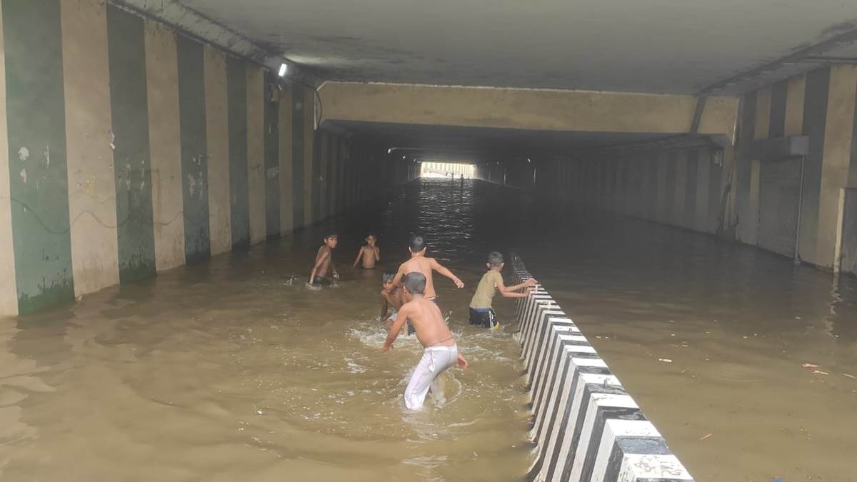 दिल्ली में मौत लेकर आई बारिश, सिरसपुर अंडरपास में हुए जलभराव में डूबकर दो बच्चों की मौत; अबतक 9 की गई जान
