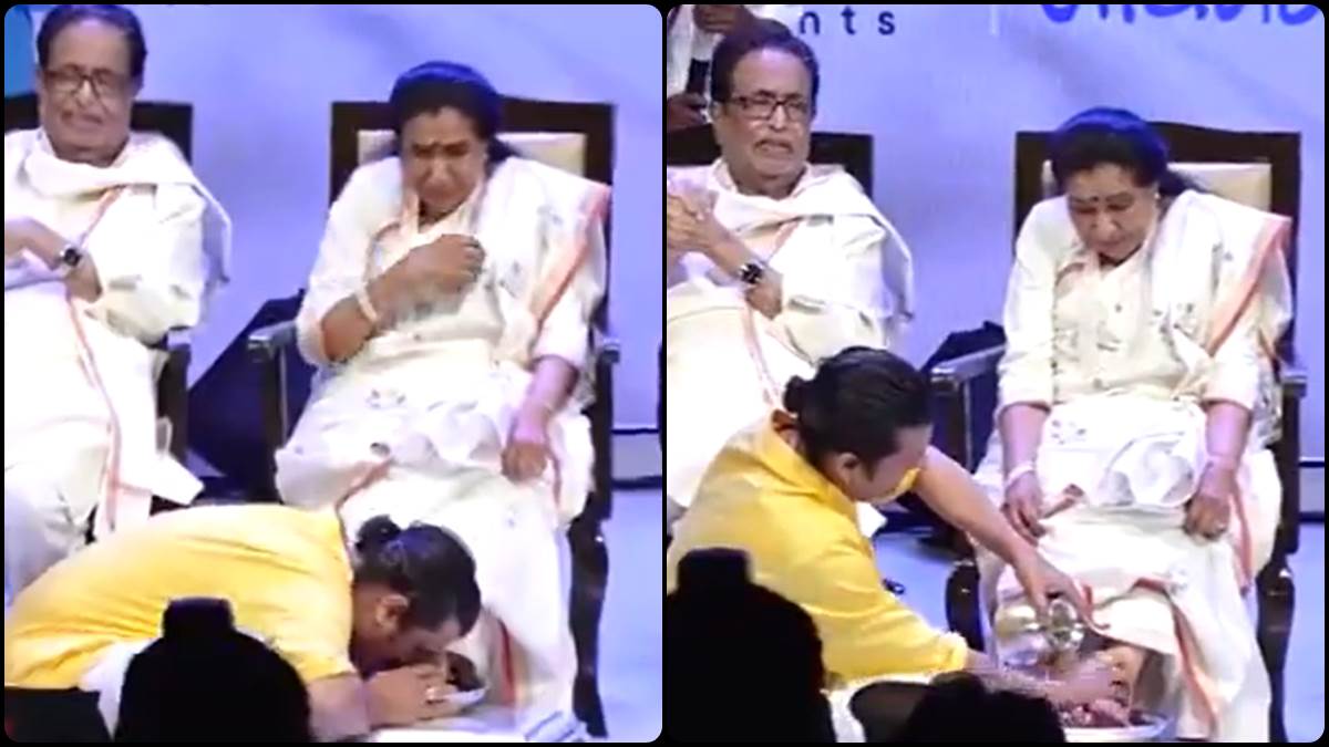 sonu nigam washed singer asha bhosle feet during the biography launch event watch video