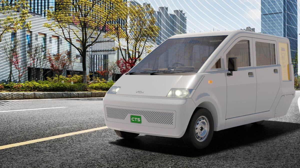 https://www.jagranimages.com/images/newimg/29062024/29_06_2024-vayve_ct5_solar_car_23749070.jpg