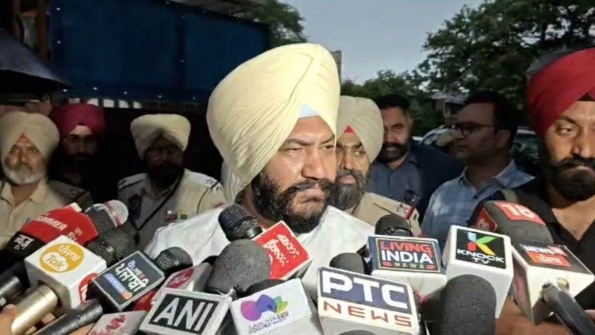 https://www.jagranimages.com/images/newimg/29062025/29_06_2025-majithia_1_23970935.jpg
