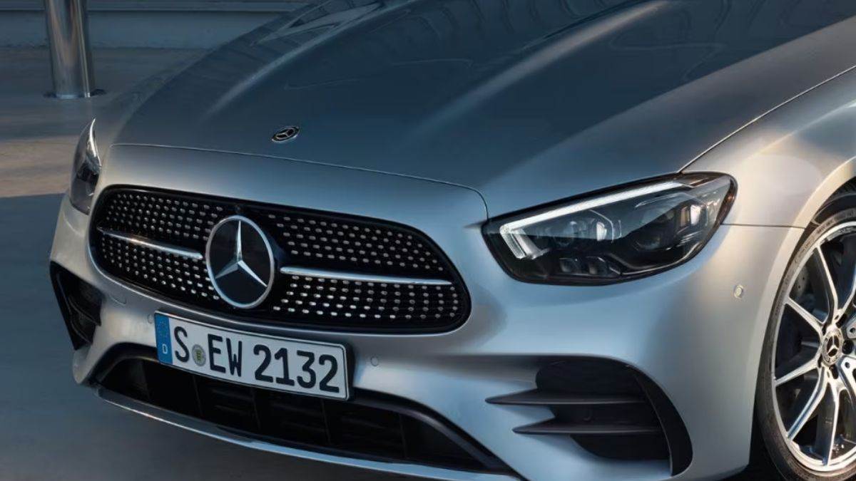 https://www.jagranimages.com/images/newimg/29062025/29_06_2025-mercedes_benz_e_class_0829_23970430.jpg