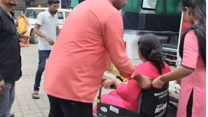 ओडिशा के पुरी में रथ यात्रा के दौरान एक दुखद घटना घटी। पीटीआई