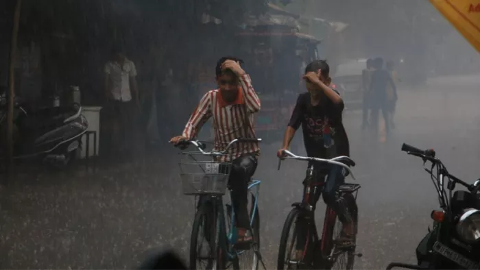 UP Weather Update: 40 से अधिक जिलों में चार-पांच दिनों तक भारी वर्षा। जागरण