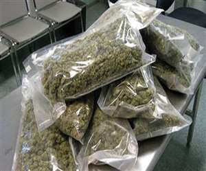 कटक रेलवे स्टेशन से एक गांजा तस्कर गिरफ्तार