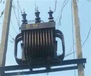 गुज्जर बस्ती में पांच दिनों से ट्रांसफार्मर जलने के कारण लोगों को परेशानी का सामना करना पड़ रहा है।