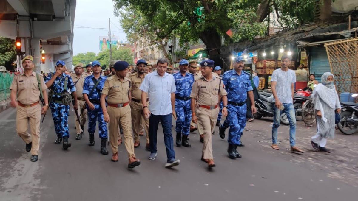 https://www.jagranimages.com/images/newimg/29072022/29_07_2022-flag_march_in_lucknow_22936600.jpg