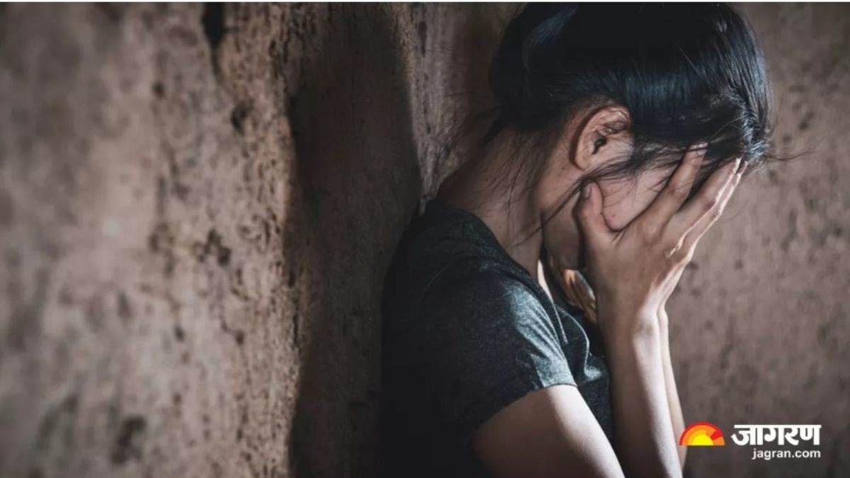gang misdeed with minor girl accused gave poison to girl death in hospital