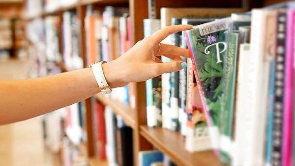 https://www.jagranimages.com/images/newimg/29072023/29_07_2023-library_in_museum_bihar_23485899.jpg