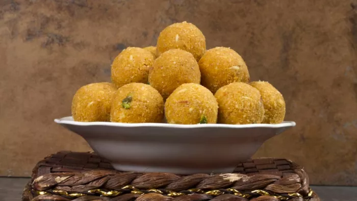 Diabetes Diet: डायबिटीज मरीजों के लिए फायदेमंद है मेथी के लड्डू का सेवन