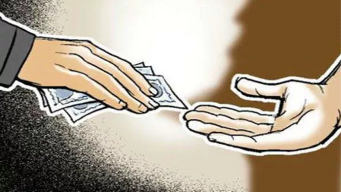 थानेदार और SI ने आरोपित से उसकी सहायता करने के लिए ली रिश्वत