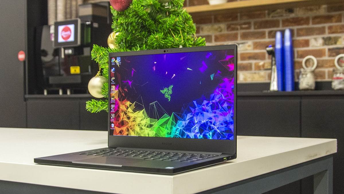 महंगाई को करारा जवाब दिया अमेज़न सेल ने! आसमान पर चढ़े Laptops पर 53% डिस्काउंट देकर कीमत की 35 हज़ार से भी कम