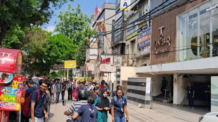 दिल्ली के कोचिंग सेंटरों में सुरक्षा के इंतजाम नहीं। फोटो- जागरण