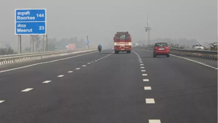 Meerut News: दिल्ली-मेरठ एक्सप्रेस-वे पर हल्के वाहन चल सकेंगे। फाइल फोटो