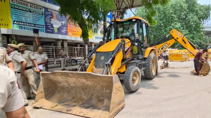 दिल्ली कोचिंग सेंटर हादसे में सोमवार को बड़ा हादसा हुआ है। जागरण फोटो